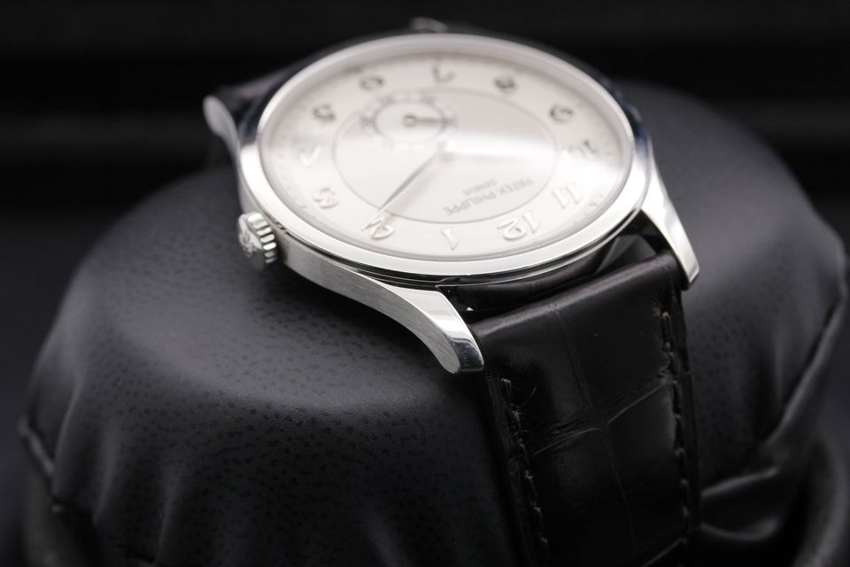 Patek Philippe Calatrava 5196P-001 Image 4